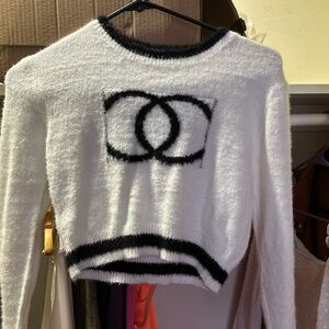 White channel fluffy crop long sleeve